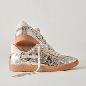 NWT Dolce Vita Notice Sneaker - Silver Distressed Size 8